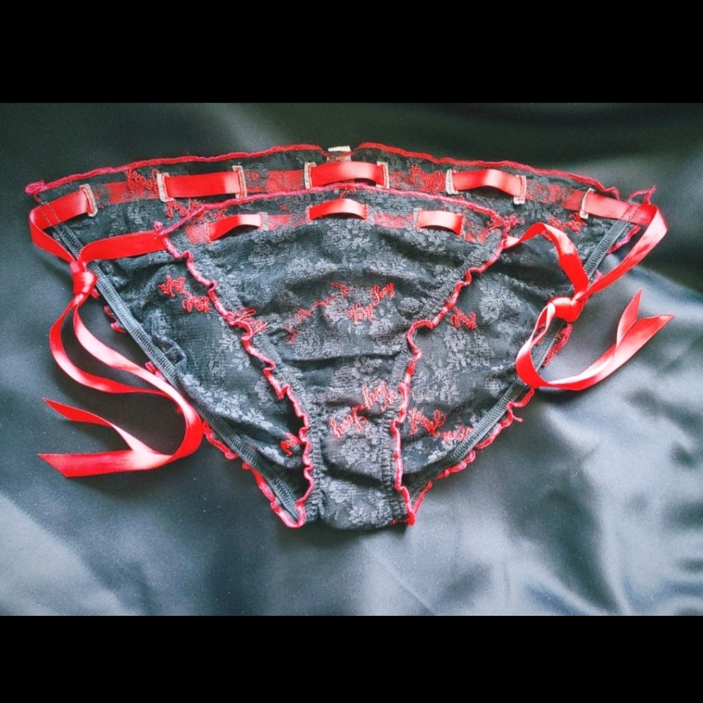 🎀Victoria Secret black and red lace panties with ribbon 🎀 tie sides.